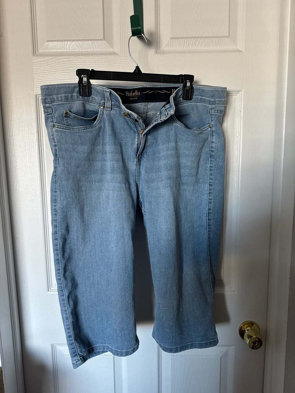 Rafaella Weekend Women's Medium Wash Denim Capri Jeans